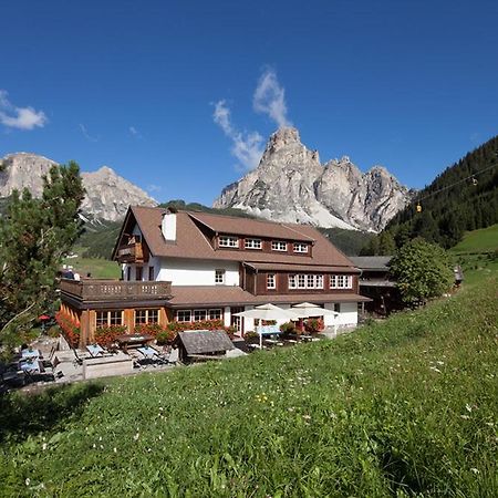 Berghotel Ladinia Corvara In Badia Exterior photo