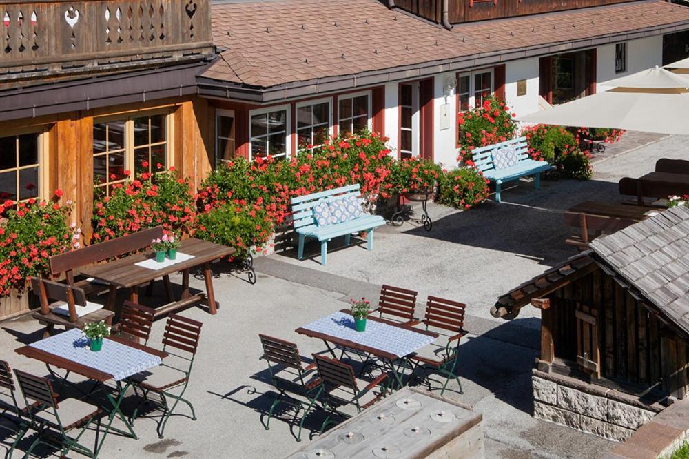 Berghotel Ladinia Corvara In Badia Exterior photo