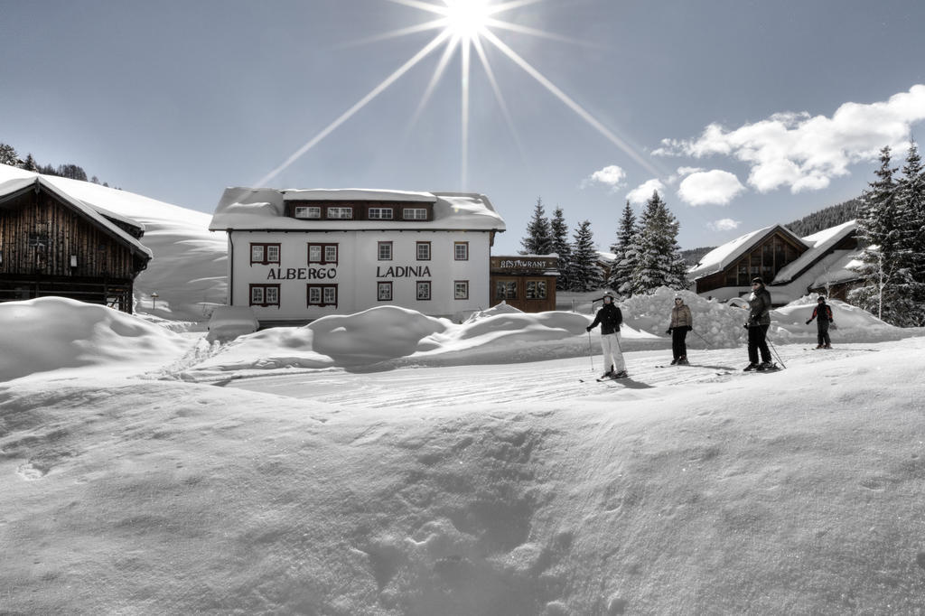 Berghotel Ladinia Corvara In Badia Exterior photo