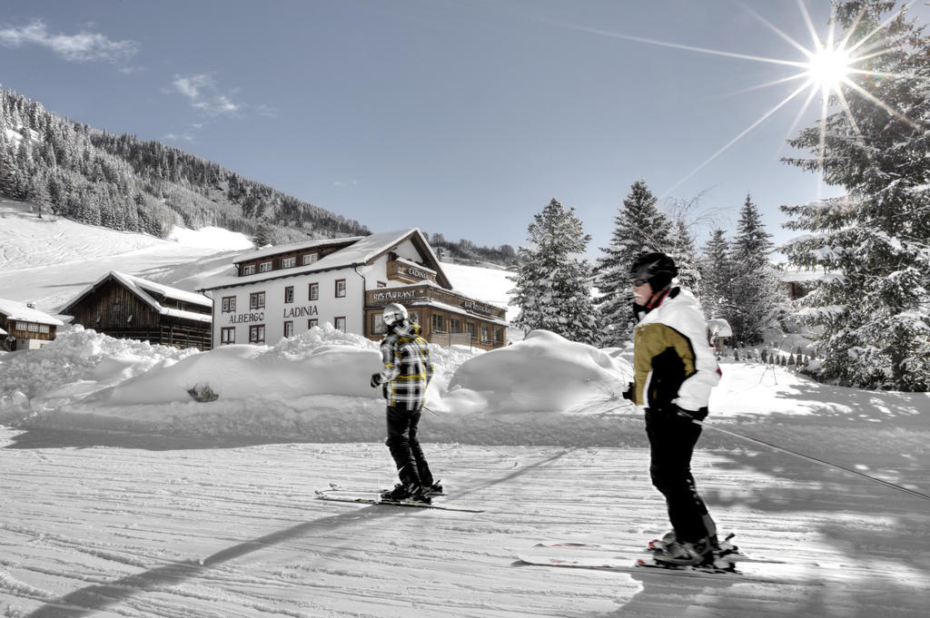 Berghotel Ladinia Corvara In Badia Exterior photo