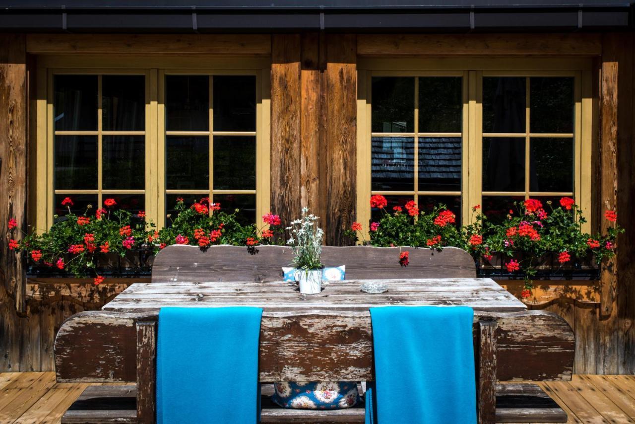 Berghotel Ladinia Corvara In Badia Exterior photo